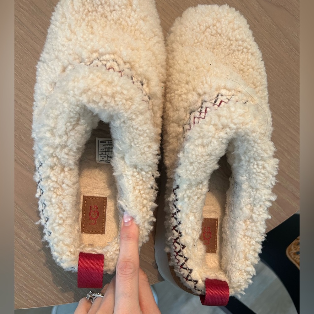 UGG Cream Shearling Slippers with Red Accents
